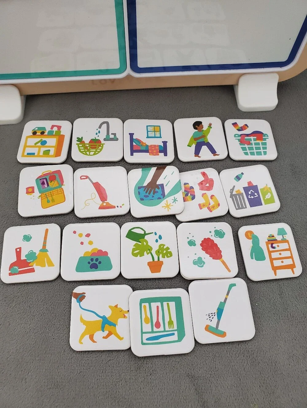 Lovevery Daily Helper Magnetic board